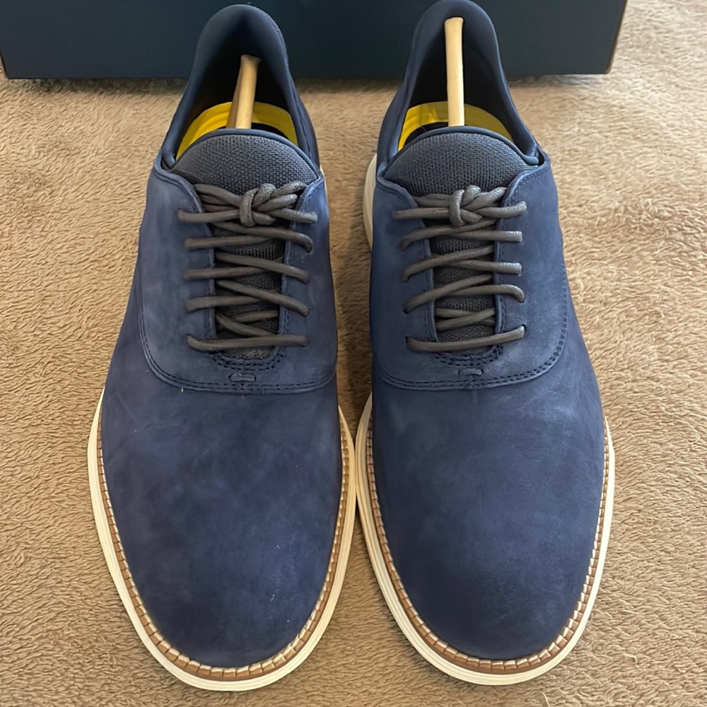 **BRAND NEW**Cole Haan Suade size 8